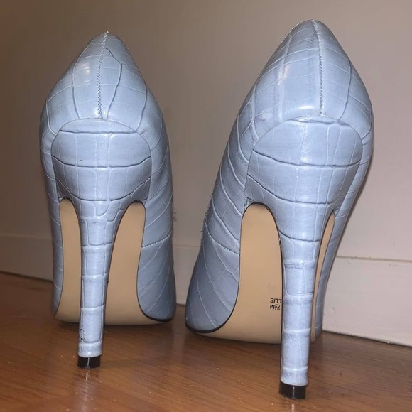 Gorgeous Blue Heels - Picture 4 of 6